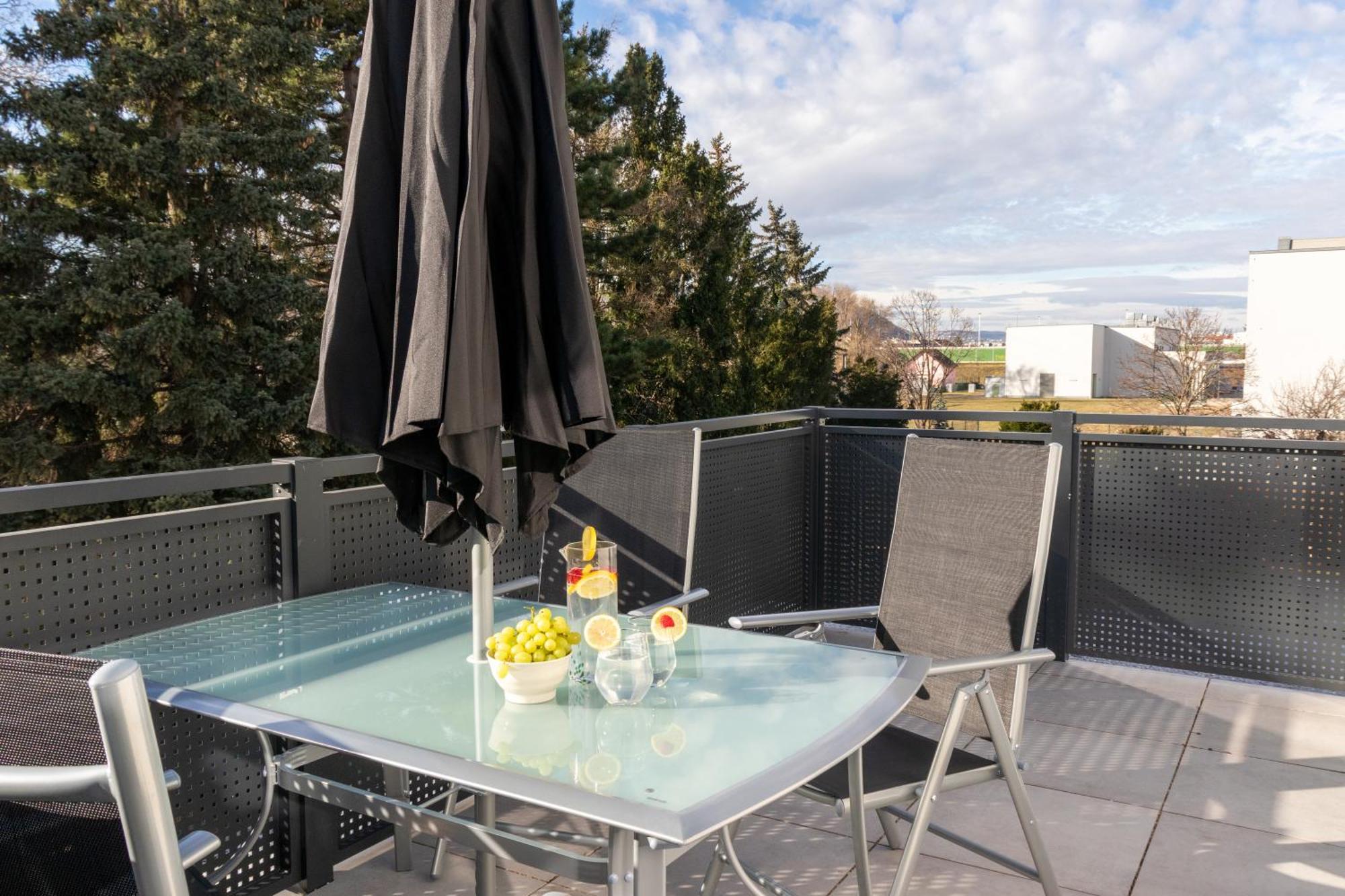 Noblenest: Terrasse - Netflix - Kaffee Leilighet Wien Eksteriør bilde